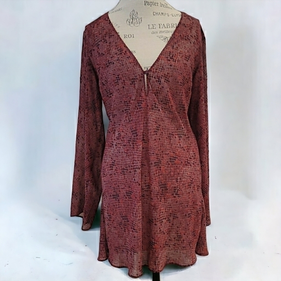 Victoria's Secret Long Sleeve Sheer V-Neck Snake Skin Swimsuit Cover-Up-Size L - Picture 2 of 6